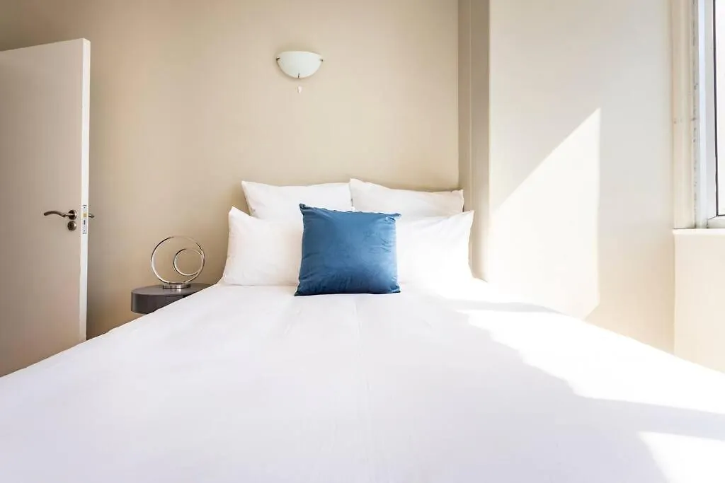 Perspectives On Roeland Apartment Cape Town